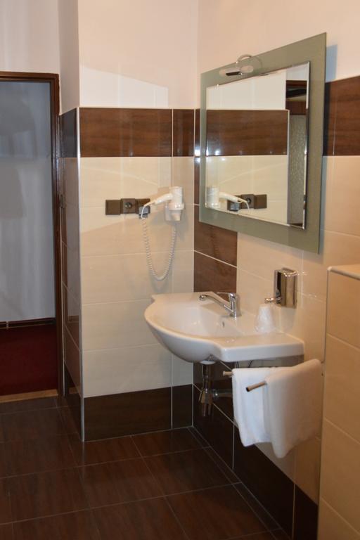 קארלשטיין Hotel Koruna חדר תמונה