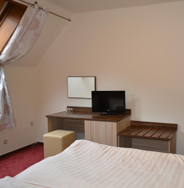 קארלשטיין Hotel Koruna חדר תמונה