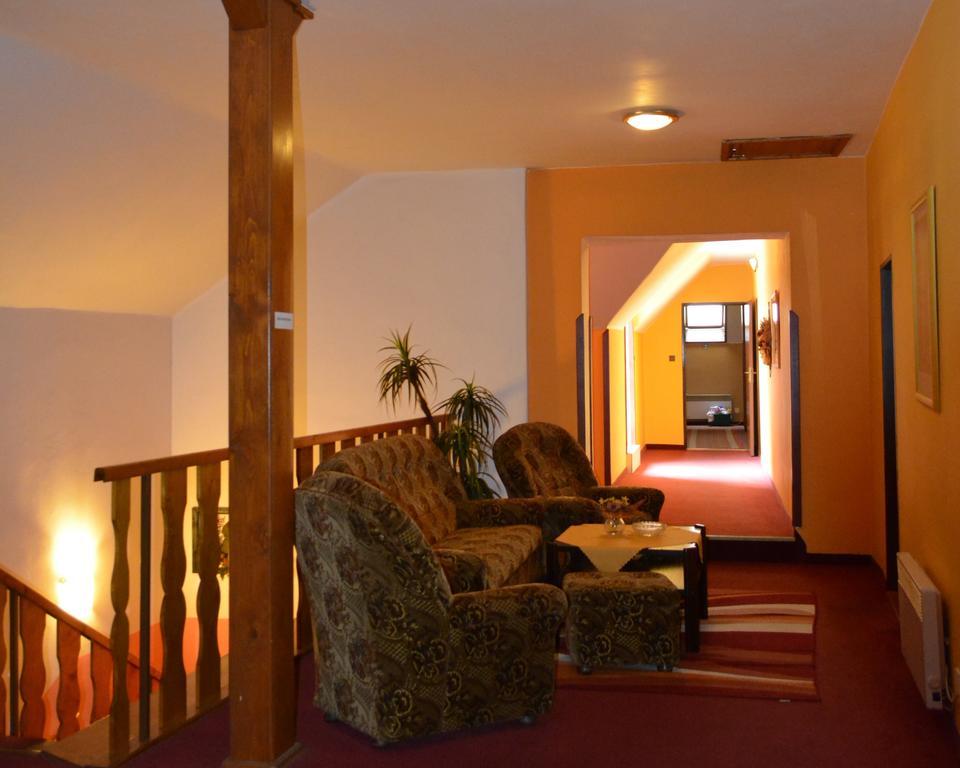 קארלשטיין Hotel Koruna מראה חיצוני תמונה