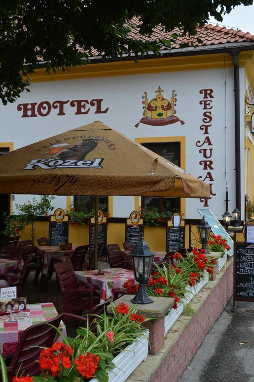 קארלשטיין Hotel Koruna מראה חיצוני תמונה
