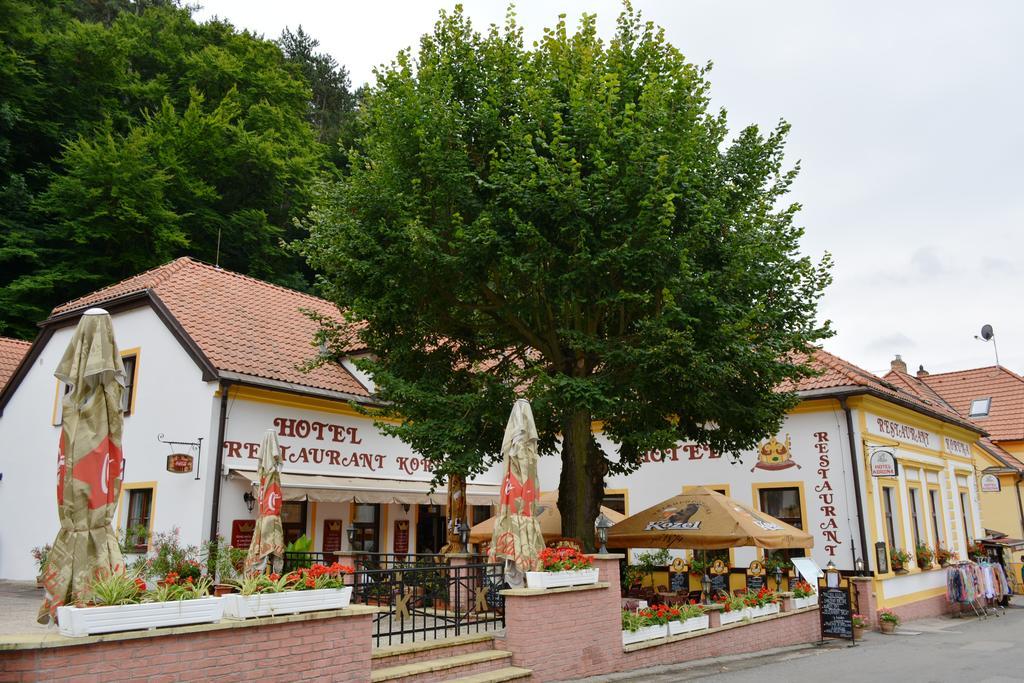 קארלשטיין Hotel Koruna מראה חיצוני תמונה