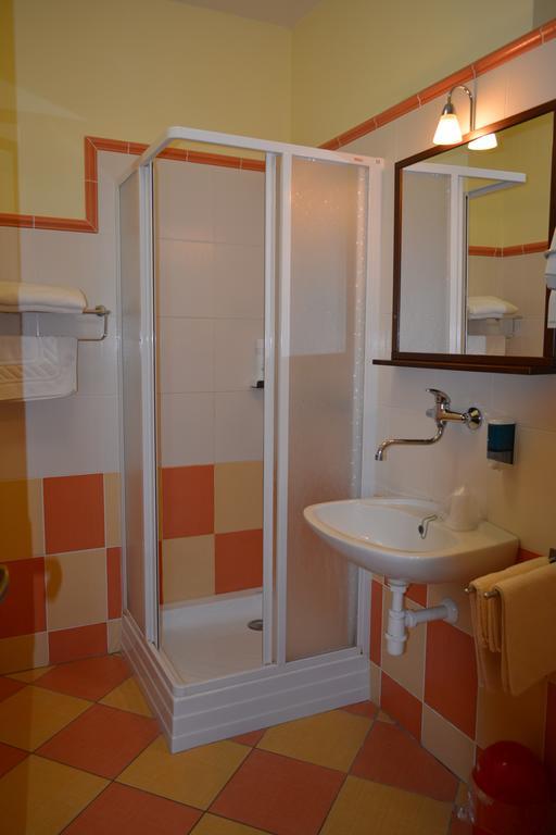 קארלשטיין Hotel Koruna חדר תמונה